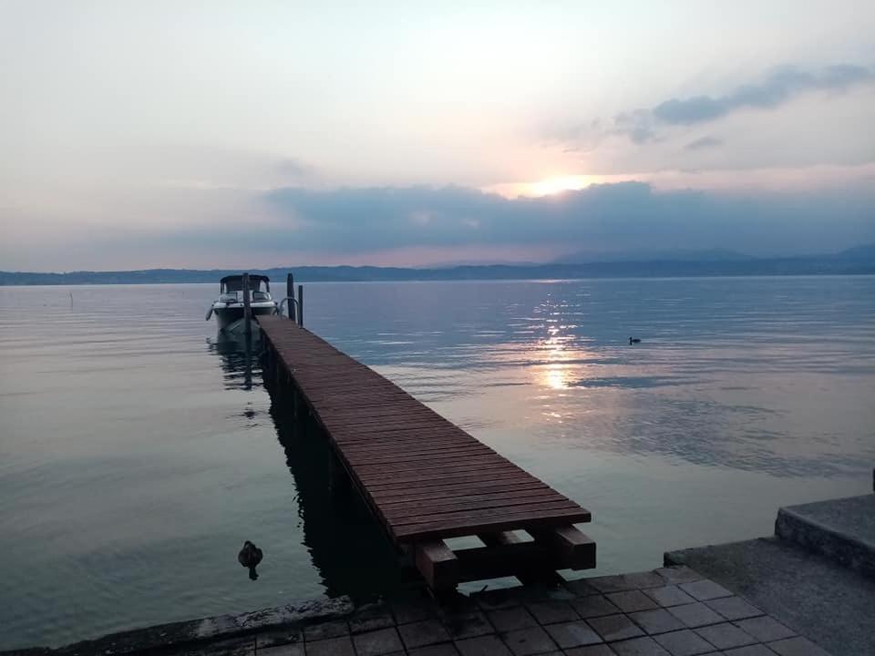 Harmony Lake Сірміоне Екстер'єр фото